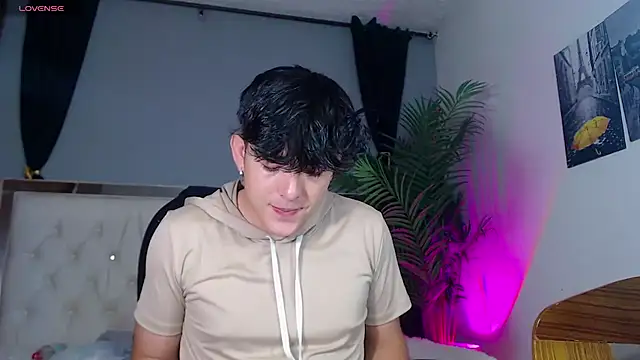 Snapshot of nolan_twink1 chatting on 09-19-25, 06:08 nolan twink1 online show from 09-19-25, 06:08