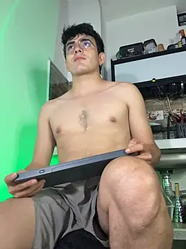 Snapshot of nolan_twink1 chatting on 01-16-26, 05:33 nolan twink1 online show from 01-16-26, 05:33