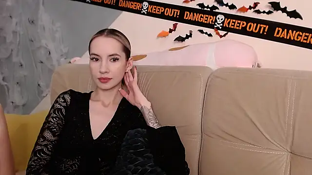 AmbrielHailey online show from 11-04-25, 12:32