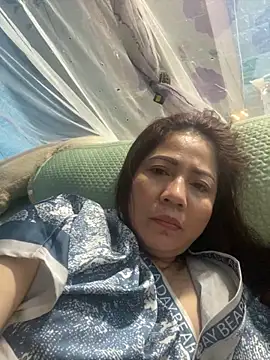 Snapshot of Cesywet chatting on 02-17-25, 12:10 Cesywet online show from 02-17-25, 12:10