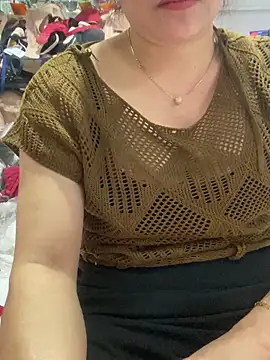 Snapshot of Cesywet chatting on 09-22-25, 04:36 Cesywet online show from 09-22-25, 04:36