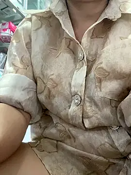 Snapshot of Cesywet chatting on 11-01-25, 03:52 Cesywet online show from 11-01-25, 03:52