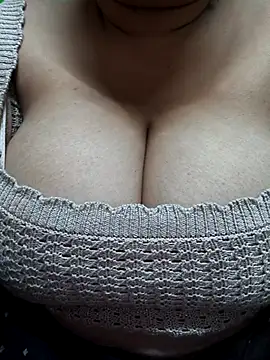 Snapshot of Rinki_Guptaa chatting on 02-15-25, 06:01 Rinki Guptaa online show from 02-15-25, 06:01