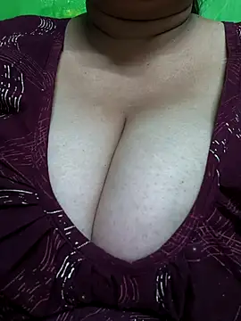 Snapshot of Rinki_Guptaa chatting on 02-25-25, 07:03 Rinki Guptaa online show from 02-25-25, 07:03