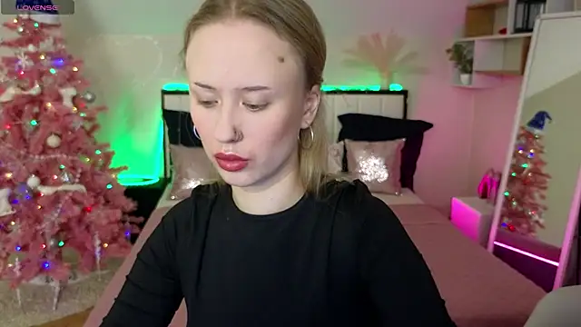 SashaBrooks online show from 12-17-25, 02:12