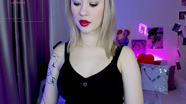 SashaBrooks online show from 04-25-26, 01:36