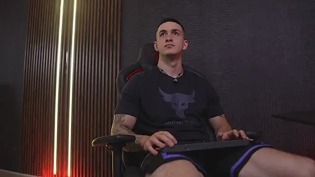 JacksonOlsenn online show from 04-28-26, 08:36