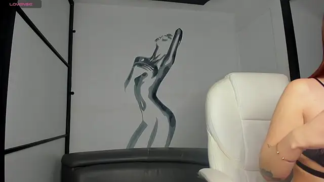 Snapshot of TinaJonnes_ chatting on 01-26-25, 01:15 TinaJonnes online show from 01-26-25, 01:15