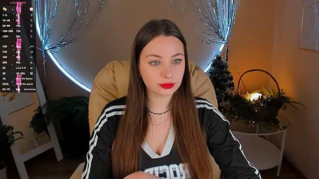 Snapshot of MoonLissa chatting on 12-08-24, 06:33 MoonLissa online show from 12-08-24, 06:33