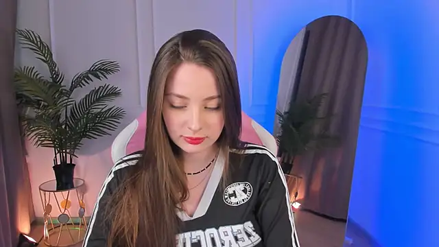 Snapshot of MoonLissa chatting on 02-01-25, 04:22 MoonLissa online show from 02-01-25, 04:22