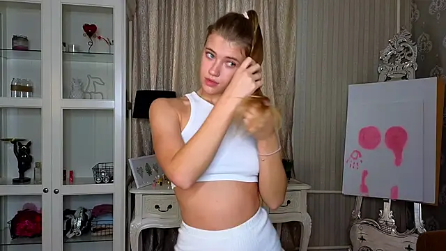 AnneFoxy online show from 10-18-25, 07:31