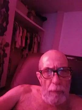 Snapshot of peterjohnsuarmanero chatting on 06-13-26, 01:09 peterjohnsuarmanero online show from 06-13-26, 01:09