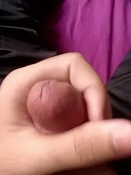 Snapshot of Bass12342a chatting on 01-18-26, 07:01 Bass12342a online show from 01-18-26, 07:01