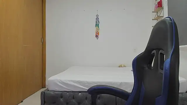 Samanthagax online show from 12-22-25, 12:24