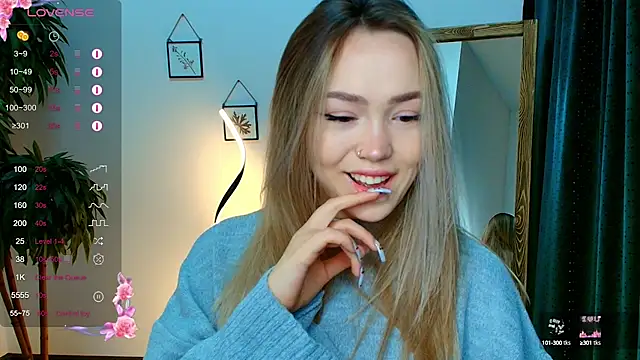 Snapshot of Evia_r0se chatting on 12-04-24, 08:12 Evia r0se online show from 12-04-24, 08:12