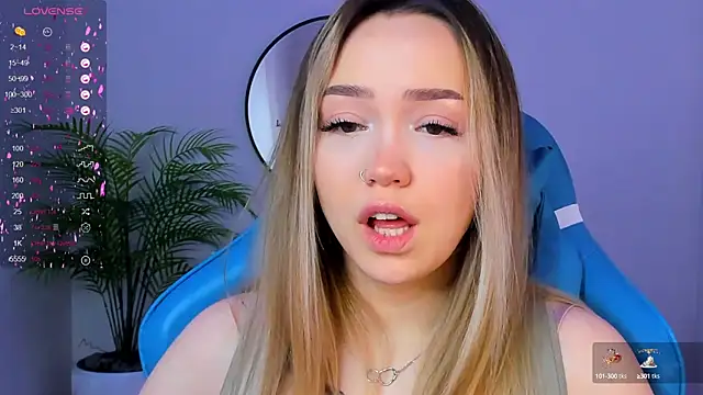 Snapshot of Evia_r0se chatting on 01-05-25, 04:58 Evia r0se online show from 01-05-25, 04:58