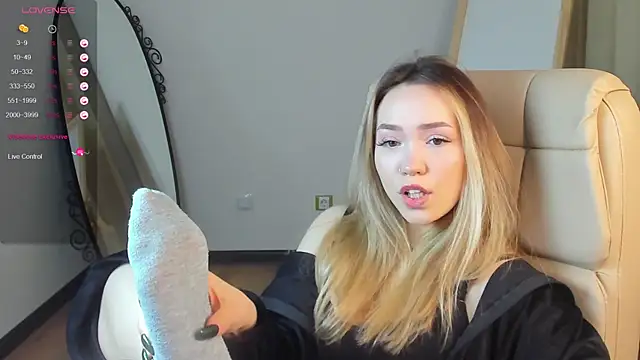 Snapshot of Evia_r0se chatting on 01-17-25, 11:38 Evia r0se online show from 01-17-25, 11:38