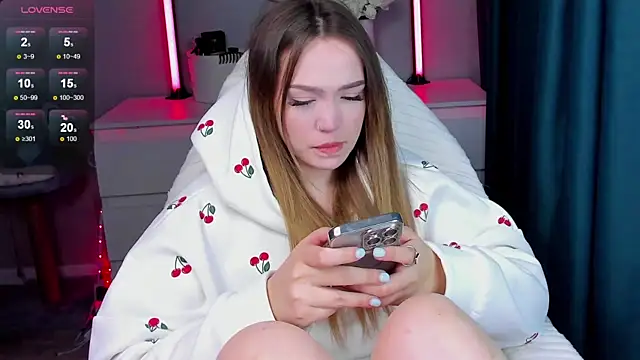 Snapshot of Evia_r0se chatting on 10-02-25, 02:35 Evia r0se online show from 10-02-25, 02:35