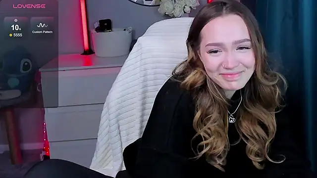 Snapshot of Evia_r0se chatting on 10-08-25, 09:51 Evia r0se online show from 10-08-25, 09:51