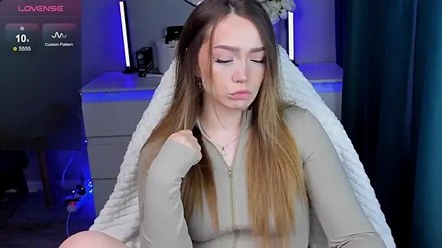 Snapshot of Evia_r0se chatting on 11-15-25, 10:12 Evia r0se online show from 11-15-25, 10:12