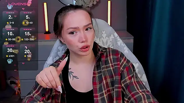 Snapshot of Evia_r0se chatting on 01-14-26, 10:21 Evia r0se online show from 01-14-26, 10:21