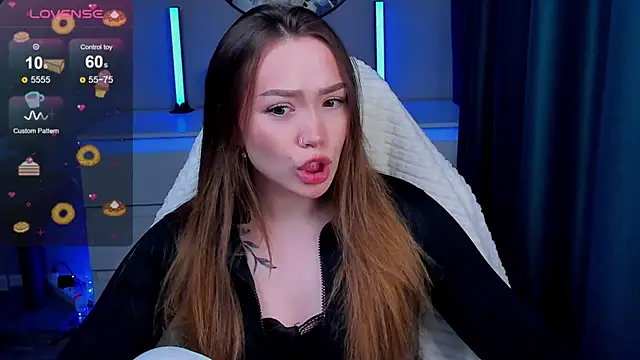 Snapshot of Evia_r0se chatting on 01-17-26, 06:22 Evia r0se online show from 01-17-26, 06:22