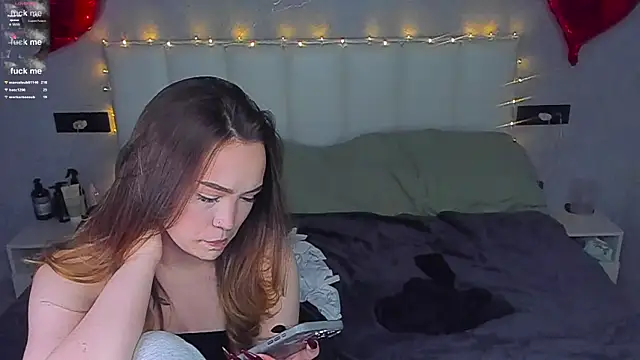 Snapshot of Evia_r0se chatting on 02-26-26, 02:05 Evia r0se online show from 02-26-26, 02:05