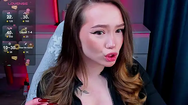 Snapshot of Evia_r0se chatting on 02-27-26, 05:35 Evia r0se online show from 02-27-26, 05:35