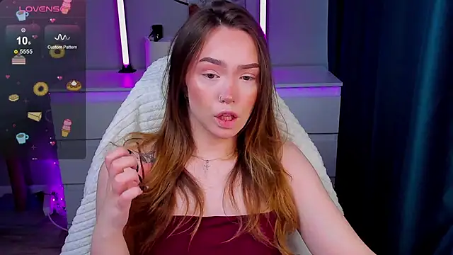 Snapshot of Evia_r0se chatting on 03-21-26, 08:52 Evia r0se online show from 03-21-26, 08:52