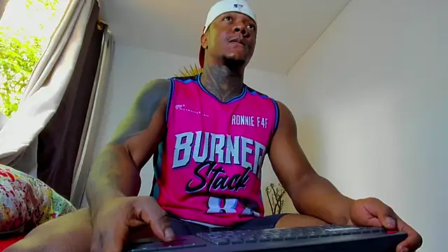 ronnie 7777 online show from 12-22-25, 05:54