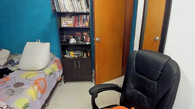 peanut tangerine online show from 12-20-25, 12:07