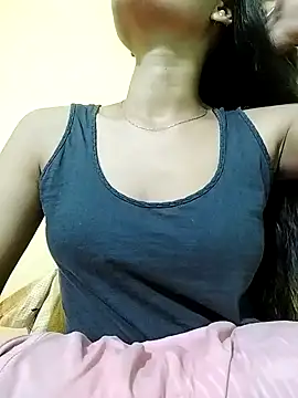 Snapshot of MISSQUEEN48 chatting on 02-10-25, 01:11 MISSQUEEN48 online show from 02-10-25, 01:11