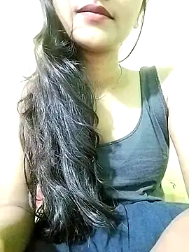 Snapshot of MISSQUEEN48 chatting on 02-14-25, 05:46 MISSQUEEN48 online show from 02-14-25, 05:46