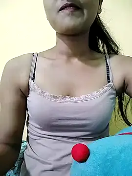 Snapshot of MISSQUEEN48 chatting on 09-13-25, 06:13 MISSQUEEN48 online show from 09-13-25, 06:13