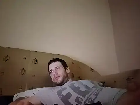 Snapshot of Vicktore007 chatting on 02-18-26, 10:39 Vicktore007 online show from 02-18-26, 10:39