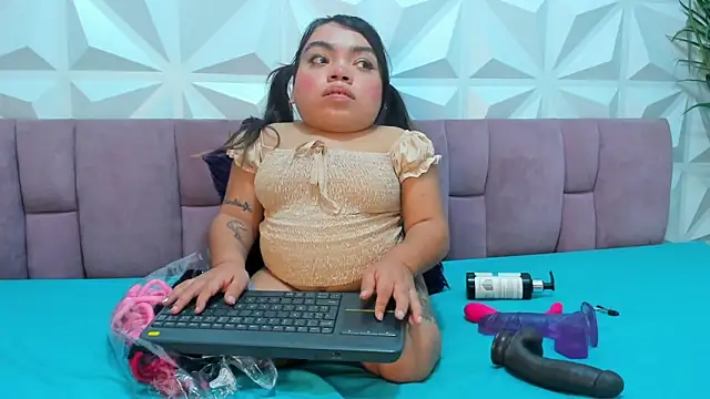 Michelle Brooks online show from 01-09-25, 08:33