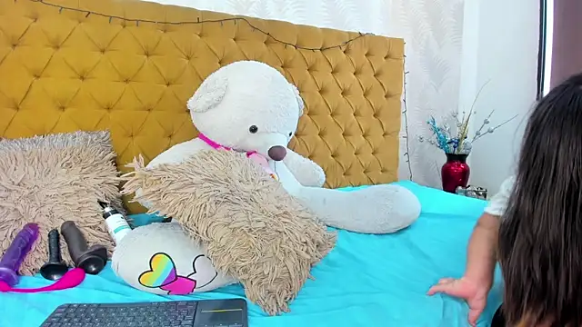 Michelle Brooks online show from 01-13-25, 07:21