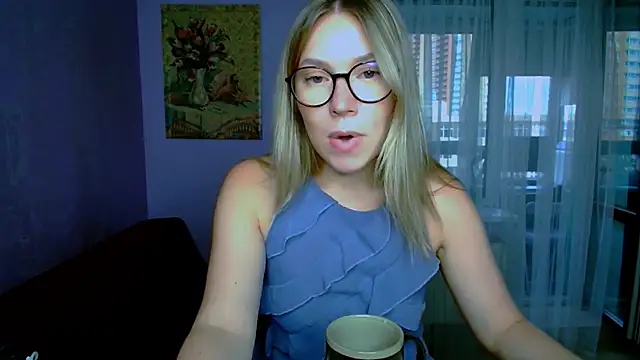 Snapshot of TaylorBre chatting on 09-10-25, 04:56 TaylorBre online show from 09-10-25, 04:56