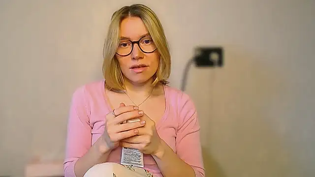 TaylorBre online show from 04-15-26, 12:45