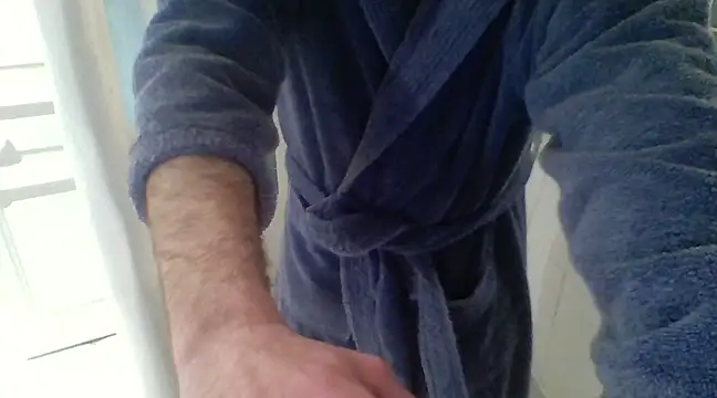 Snapshot of Ariete80s chatting on 02-21-25, 06:59 Ariete80s online show from 02-21-25, 06:59