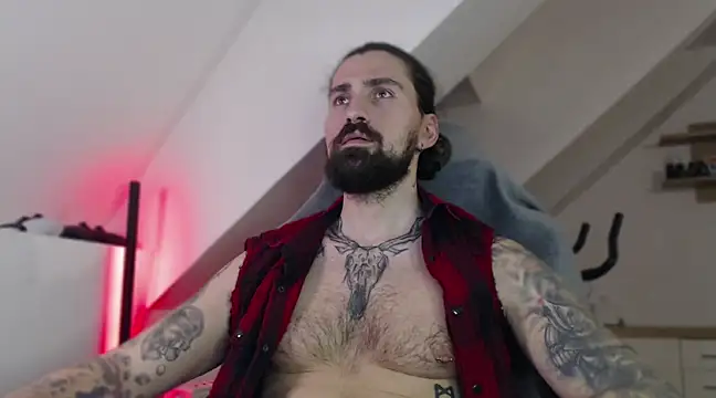 Snapshot of MateoHunk chatting on 01-25-25, 04:46 MateoHunk online show from 01-25-25, 04:46