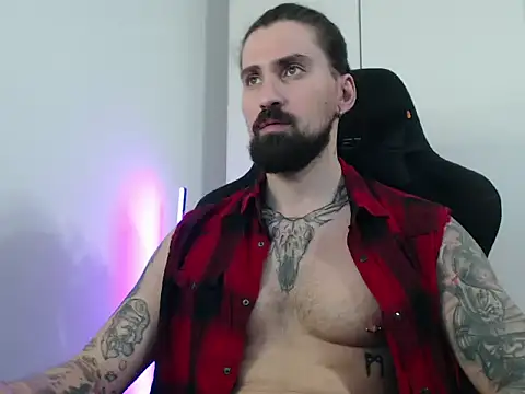 Snapshot of MateoHunk chatting on 11-22-25, 02:27 MateoHunk online show from 11-22-25, 02:27