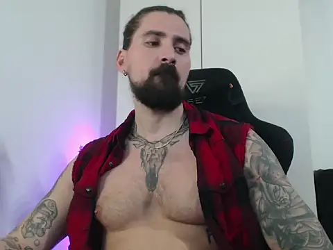 Snapshot of MateoHunk chatting on 12-15-25, 06:45 MateoHunk online show from 12-15-25, 06:45