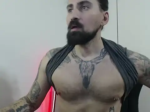 Snapshot of MateoHunk chatting on 01-10-26, 05:37 MateoHunk online show from 01-10-26, 05:37