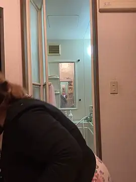 Snapshot of SAKU-RA-chan chatting on 12-19-25, 11:28 SAKU-RA-chan online show from 12-19-25, 11:28