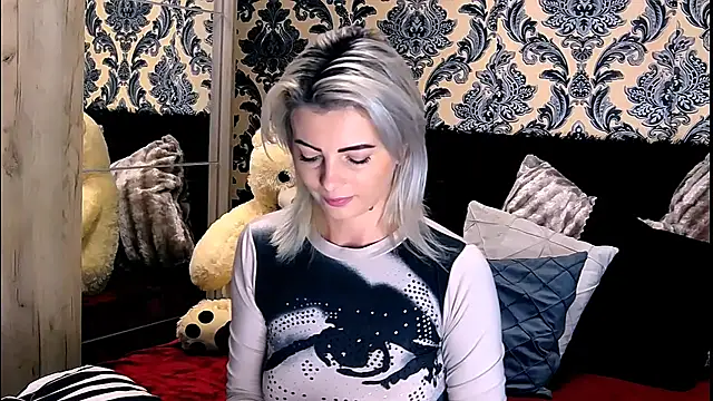 Snapshot of Aly_girl1 chatting on 12-06-24, 09:32 Aly girl1 online show from 12-06-24, 09:32