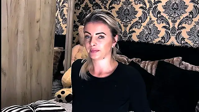 Snapshot of Aly_girl1 chatting on 01-10-25, 01:09 Aly girl1 online show from 01-10-25, 01:09