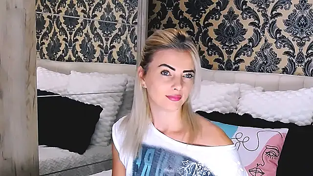 Snapshot of Aly_girl1 chatting on 09-26-25, 08:29 Aly girl1 online show from 09-26-25, 08:29