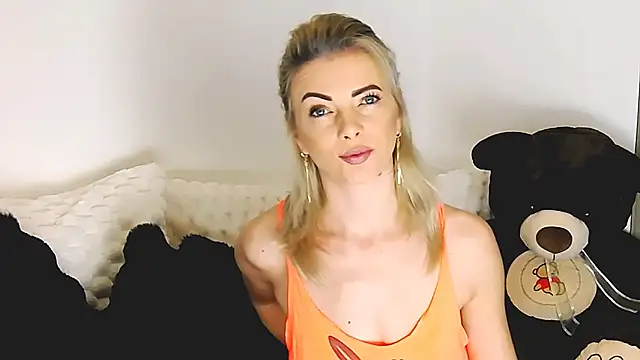 Snapshot of Aly_girl1 chatting on 01-06-26, 11:03 Aly girl1 online show from 01-06-26, 11:03