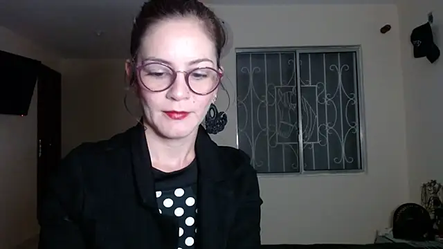 Snapshot of Hanny_24 chatting on 12-18-24, 09:14 Hanny 24 online show from 12-18-24, 09:14